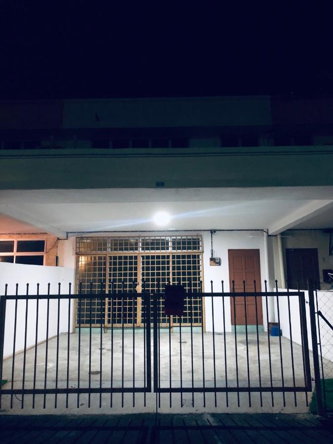 Fateh Homestay Arau Buitenkant foto